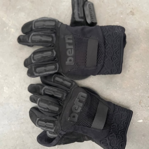 Bern Downhill Slide Gloves - Picture 1 of 2